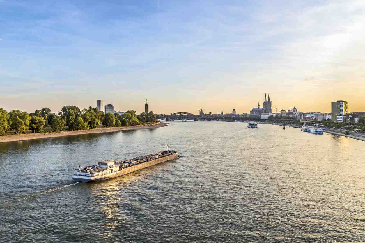 Betreiber für Vollhotel am Rheinufer nahe Bonn gesucht Bild 0